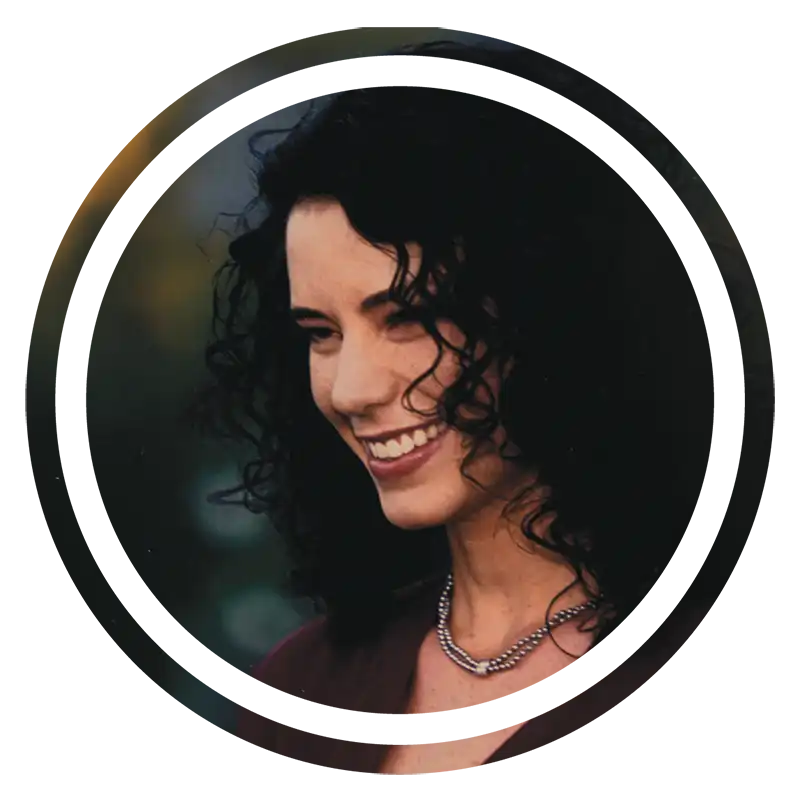 Circular photo of Lyndsey McMorrow.