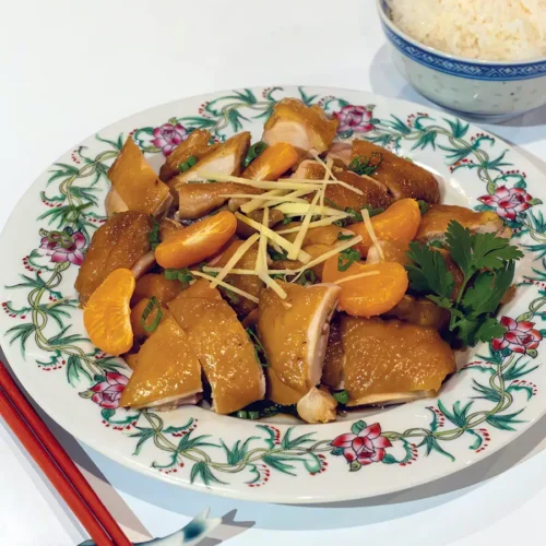 Plated four-cup chicken.